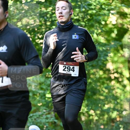 06.10.2024 - Bramfelder Halbmarathon 2024 Dr. Thomas Lammeyer http://msf.ph/oto/7338193 06.10.2024 10:25:46 Laufen 33, 294, 176 meine-sportfotos.de