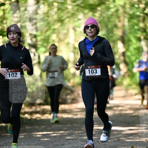 06.10.2024 - Bramfelder Halbmarathon 2024 Dr. Thomas Lammeyer http://msf.ph/oto/7338799 06.10.2024 10:28:47 Laufen 102, 103 meine-sportfotos.de