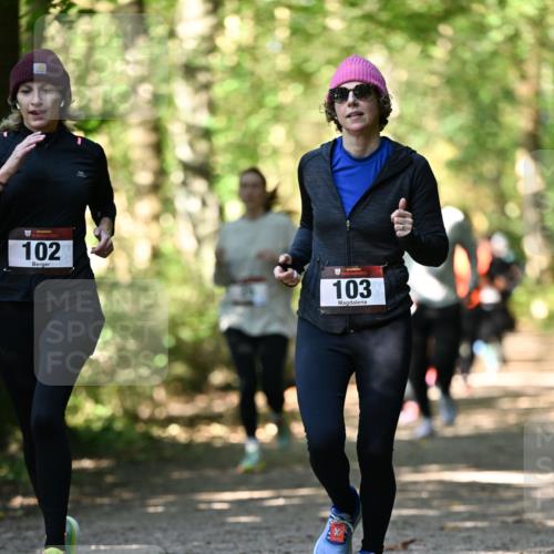 06.10.2024 - Bramfelder Halbmarathon 2024 Dr. Thomas Lammeyer http://msf.ph/oto/7338803 06.10.2024 10:28:47 Laufen 102, 103 meine-sportfotos.de