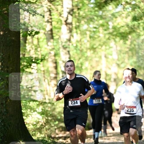 06.10.2024 - Bramfelder Halbmarathon 2024 Dr. Thomas Lammeyer http://msf.ph/oto/7338908 06.10.2024 10:29:22 Laufen 234, 235 meine-sportfotos.de