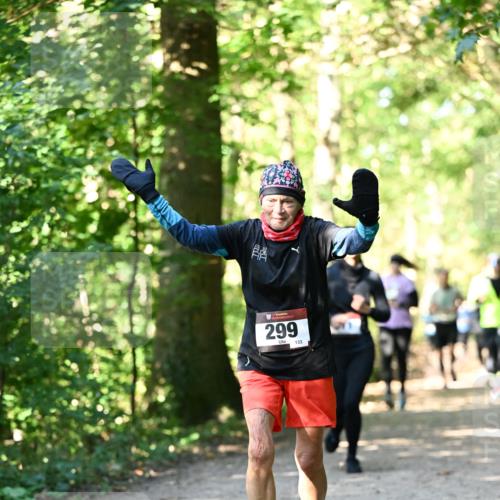 06.10.2024 - Bramfelder Halbmarathon 2024 Dr. Thomas Lammeyer http://msf.ph/oto/7338959 06.10.2024 10:29:33 Laufen 11, 299, 133 meine-sportfotos.de