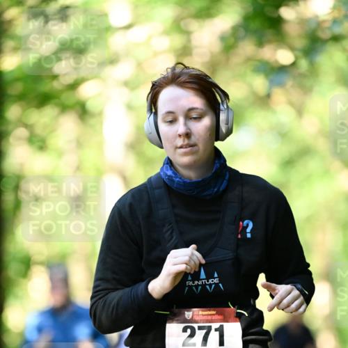 06.10.2024 - Bramfelder Halbmarathon 2024 Dr. Thomas Lammeyer http://msf.ph/oto/7339049 06.10.2024 10:29:55 Laufen 271 meine-sportfotos.de