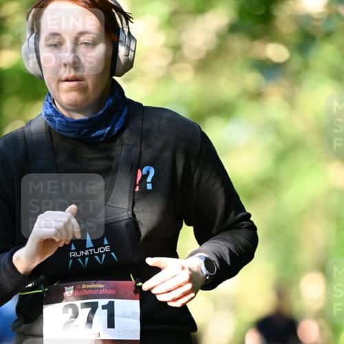 06.10.2024 - Bramfelder Halbmarathon 2024 Dr. Thomas Lammeyer http://msf.ph/oto/7339054 06.10.2024 10:29:55 Laufen 33, 271 meine-sportfotos.de