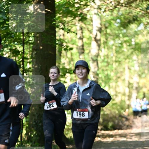 06.10.2024 - Bramfelder Halbmarathon 2024 Dr. Thomas Lammeyer http://msf.ph/oto/7339097 06.10.2024 10:30:12 Laufen 282, 198 meine-sportfotos.de