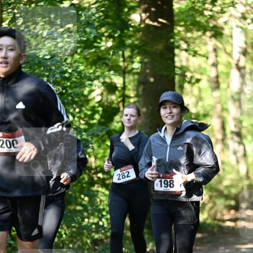 06.10.2024 - Bramfelder Halbmarathon 2024 Dr. Thomas Lammeyer http://msf.ph/oto/7339100 06.10.2024 10:30:13 Laufen 200, 282, 198 meine-sportfotos.de