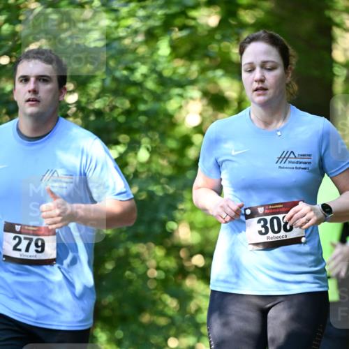 06.10.2024 - Bramfelder Halbmarathon 2024 Dr. Thomas Lammeyer http://msf.ph/oto/7339159 06.10.2024 10:30:38 Laufen 279, 33, 308 meine-sportfotos.de