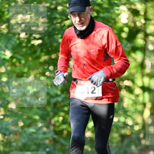 06.10.2024 - Bramfelder Halbmarathon 2024 Dr. Thomas Lammeyer http://msf.ph/oto/7339222 06.10.2024 10:31:08 Laufen 012 meine-sportfotos.de