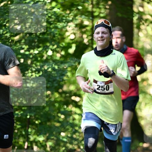 06.10.2024 - Bramfelder Halbmarathon 2024 Dr. Thomas Lammeyer http://msf.ph/oto/7339567 06.10.2024 10:34:43 Laufen 11, 250 meine-sportfotos.de