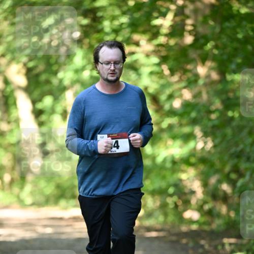 06.10.2024 - Bramfelder Halbmarathon 2024 Dr. Thomas Lammeyer http://msf.ph/oto/7339601 06.10.2024 10:35:34 Laufen 137, 4 meine-sportfotos.de