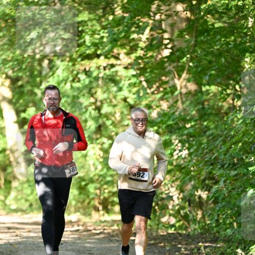 06.10.2024 - Bramfelder Halbmarathon 2024 Dr. Thomas Lammeyer http://msf.ph/oto/7339615 06.10.2024 10:36:03 Laufen 385, 392 meine-sportfotos.de