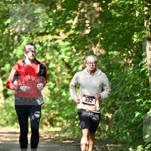 06.10.2024 - Bramfelder Halbmarathon 2024 Dr. Thomas Lammeyer http://msf.ph/oto/7339623 06.10.2024 10:36:04 Laufen 385, 392 meine-sportfotos.de