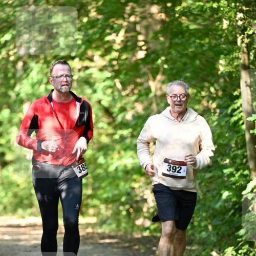 06.10.2024 - Bramfelder Halbmarathon 2024 Dr. Thomas Lammeyer http://msf.ph/oto/7339629 06.10.2024 10:36:05 Laufen 385, 392 meine-sportfotos.de