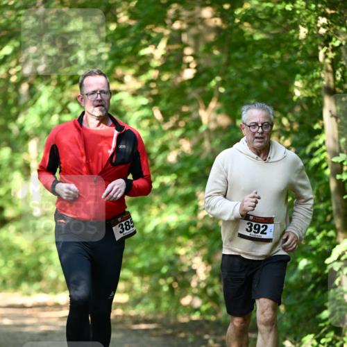 06.10.2024 - Bramfelder Halbmarathon 2024 Dr. Thomas Lammeyer http://msf.ph/oto/7339632 06.10.2024 10:36:05 Laufen 385, 392 meine-sportfotos.de