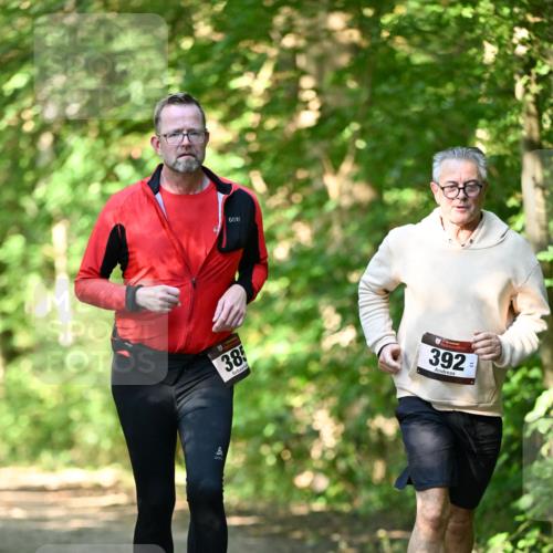 06.10.2024 - Bramfelder Halbmarathon 2024 Dr. Thomas Lammeyer http://msf.ph/oto/7339635 06.10.2024 10:36:06 Laufen 385, 392 meine-sportfotos.de