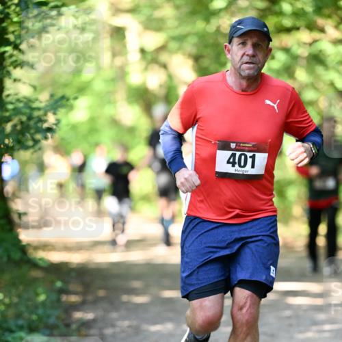 06.10.2024 - Bramfelder Halbmarathon 2024 Dr. Thomas Lammeyer http://msf.ph/oto/7339699 06.10.2024 10:36:39 Laufen 33, 401 meine-sportfotos.de