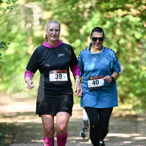 06.10.2024 - Bramfelder Halbmarathon 2024 Dr. Thomas Lammeyer http://msf.ph/oto/7339793 06.10.2024 10:37:29 Laufen 2017, 39, 59, 40 meine-sportfotos.de