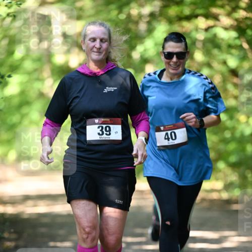 06.10.2024 - Bramfelder Halbmarathon 2024 Dr. Thomas Lammeyer http://msf.ph/oto/7339798 06.10.2024 10:37:30 Laufen 2017, 39, 59, 40 meine-sportfotos.de