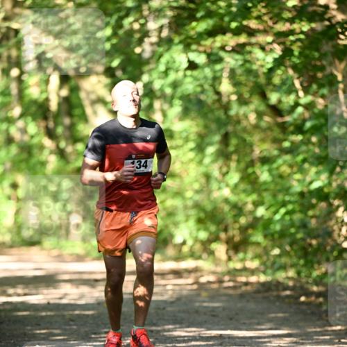 06.10.2024 - Bramfelder Halbmarathon 2024 Dr. Thomas Lammeyer http://msf.ph/oto/7339899 06.10.2024 10:40:09 Laufen 134 meine-sportfotos.de