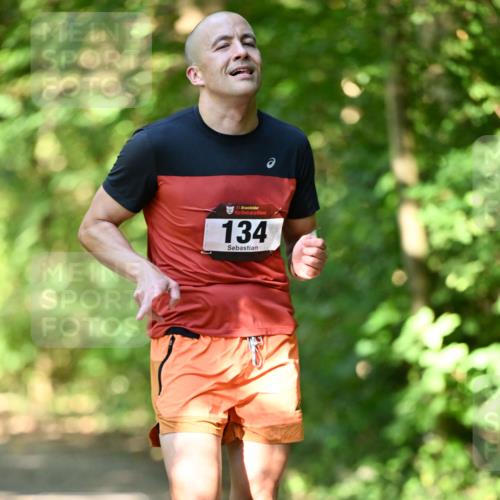 06.10.2024 - Bramfelder Halbmarathon 2024 Dr. Thomas Lammeyer http://msf.ph/oto/7339917 06.10.2024 10:40:12 Laufen 33, 134 meine-sportfotos.de