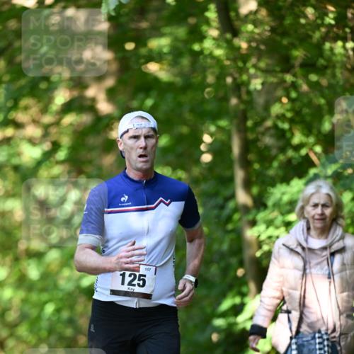 06.10.2024 - Bramfelder Halbmarathon 2024 Dr. Thomas Lammeyer http://msf.ph/oto/7339995 06.10.2024 10:41:03 Laufen 125, 117 meine-sportfotos.de