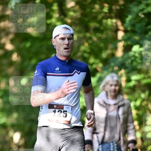 06.10.2024 - Bramfelder Halbmarathon 2024 Dr. Thomas Lammeyer http://msf.ph/oto/7340001 06.10.2024 10:41:04 Laufen 117, 125 meine-sportfotos.de