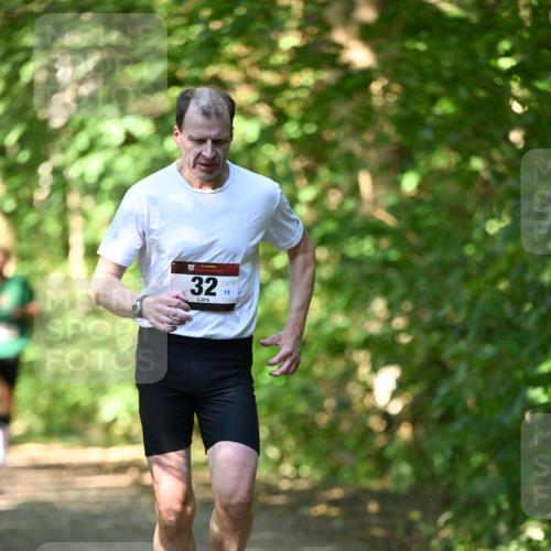 06.10.2024 - Bramfelder Halbmarathon 2024 Dr. Thomas Lammeyer http://msf.ph/oto/7340071 06.10.2024 10:41:36 Laufen 32, 73 meine-sportfotos.de
