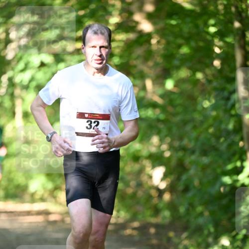 06.10.2024 - Bramfelder Halbmarathon 2024 Dr. Thomas Lammeyer http://msf.ph/oto/7340074 06.10.2024 10:41:36 Laufen 33, 32, 73 meine-sportfotos.de