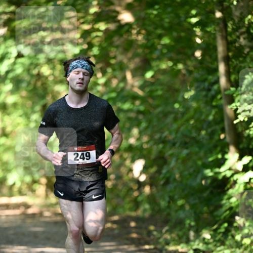 06.10.2024 - Bramfelder Halbmarathon 2024 Dr. Thomas Lammeyer http://msf.ph/oto/7340136 06.10.2024 10:41:53 Laufen 21, 249 meine-sportfotos.de