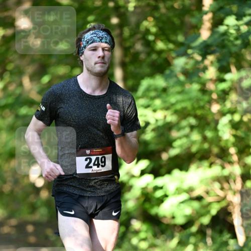 06.10.2024 - Bramfelder Halbmarathon 2024 Dr. Thomas Lammeyer http://msf.ph/oto/7340143 06.10.2024 10:41:54 Laufen 33, 249 meine-sportfotos.de