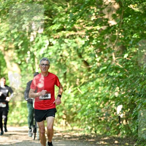 06.10.2024 - Bramfelder Halbmarathon 2024 Dr. Thomas Lammeyer http://msf.ph/oto/7340177 06.10.2024 10:42:04 Laufen  meine-sportfotos.de