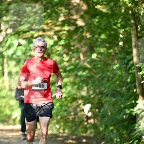 06.10.2024 - Bramfelder Halbmarathon 2024 Dr. Thomas Lammeyer http://msf.ph/oto/7340189 06.10.2024 10:42:05 Laufen 999 meine-sportfotos.de