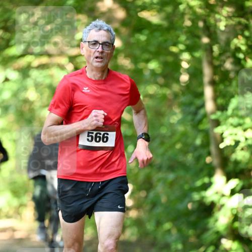 06.10.2024 - Bramfelder Halbmarathon 2024 Dr. Thomas Lammeyer http://msf.ph/oto/7340199 06.10.2024 10:42:07 Laufen 566 meine-sportfotos.de