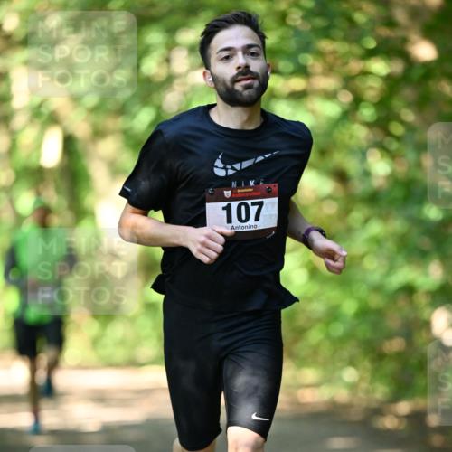 06.10.2024 - Bramfelder Halbmarathon 2024 Dr. Thomas Lammeyer http://msf.ph/oto/7340295 06.10.2024 10:42:37 Laufen 107 meine-sportfotos.de