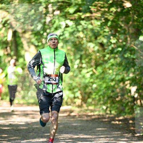 06.10.2024 - Bramfelder Halbmarathon 2024 Dr. Thomas Lammeyer http://msf.ph/oto/7340303 06.10.2024 10:42:39 Laufen 253 meine-sportfotos.de