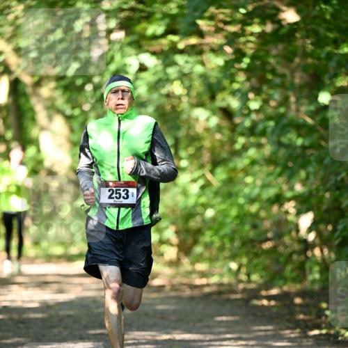 06.10.2024 - Bramfelder Halbmarathon 2024 Dr. Thomas Lammeyer http://msf.ph/oto/7340305 06.10.2024 10:42:39 Laufen 253 meine-sportfotos.de