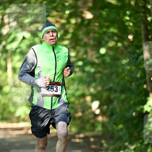 06.10.2024 - Bramfelder Halbmarathon 2024 Dr. Thomas Lammeyer http://msf.ph/oto/7340311 06.10.2024 10:42:40 Laufen 253 meine-sportfotos.de