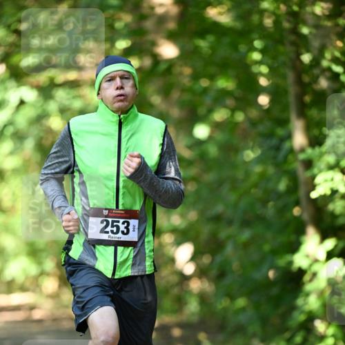 06.10.2024 - Bramfelder Halbmarathon 2024 Dr. Thomas Lammeyer http://msf.ph/oto/7340313 06.10.2024 10:42:41 Laufen 33, 253 meine-sportfotos.de