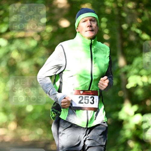 06.10.2024 - Bramfelder Halbmarathon 2024 Dr. Thomas Lammeyer http://msf.ph/oto/7340317 06.10.2024 10:42:41 Laufen 253 meine-sportfotos.de