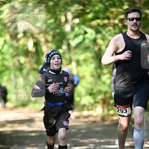 06.10.2024 - Bramfelder Halbmarathon 2024 Dr. Thomas Lammeyer http://msf.ph/oto/7340566 06.10.2024 10:44:26 Laufen 293, 168 meine-sportfotos.de