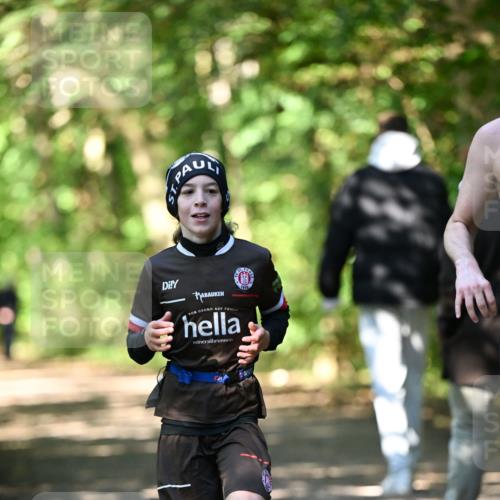 06.10.2024 - Bramfelder Halbmarathon 2024 Dr. Thomas Lammeyer http://msf.ph/oto/7340570 06.10.2024 10:44:26 Laufen 1910 meine-sportfotos.de