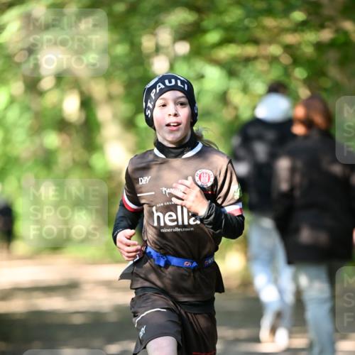06.10.2024 - Bramfelder Halbmarathon 2024 Dr. Thomas Lammeyer http://msf.ph/oto/7340573 06.10.2024 10:44:26 Laufen 1919 meine-sportfotos.de
