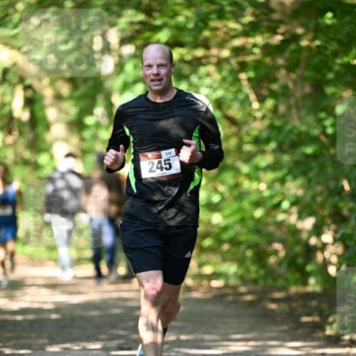 06.10.2024 - Bramfelder Halbmarathon 2024 Dr. Thomas Lammeyer http://msf.ph/oto/7340586 06.10.2024 10:44:49 Laufen 234, 245 meine-sportfotos.de