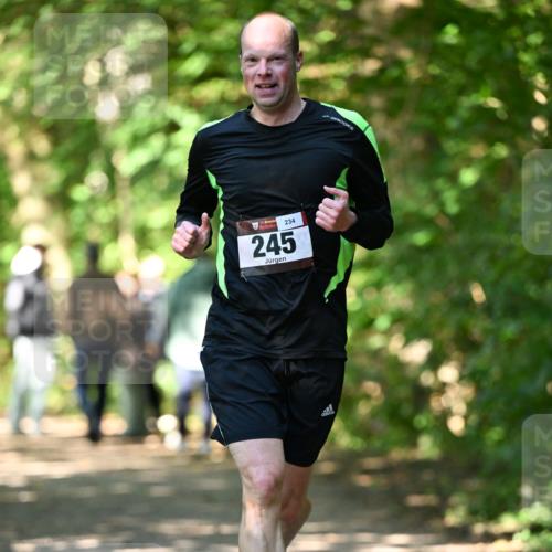 06.10.2024 - Bramfelder Halbmarathon 2024 Dr. Thomas Lammeyer http://msf.ph/oto/7340591 06.10.2024 10:44:50 Laufen 234, 245 meine-sportfotos.de