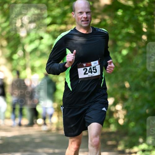 06.10.2024 - Bramfelder Halbmarathon 2024 Dr. Thomas Lammeyer http://msf.ph/oto/7340593 06.10.2024 10:44:50 Laufen 234, 245 meine-sportfotos.de