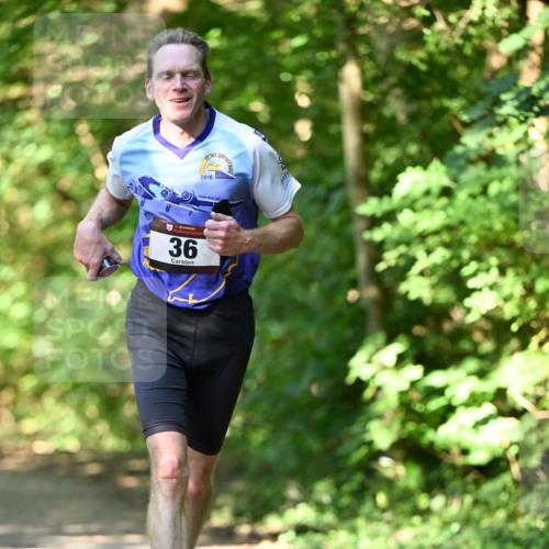 06.10.2024 - Bramfelder Halbmarathon 2024 Dr. Thomas Lammeyer http://msf.ph/oto/7340613 06.10.2024 10:45:07 Laufen 21, 2010, 36 meine-sportfotos.de