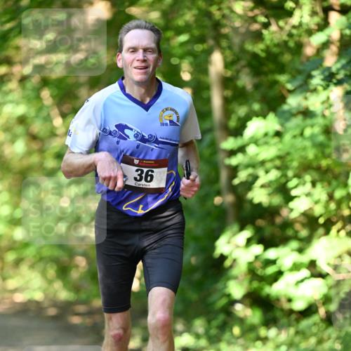 06.10.2024 - Bramfelder Halbmarathon 2024 Dr. Thomas Lammeyer http://msf.ph/oto/7340615 06.10.2024 10:45:07 Laufen 36, 2010 meine-sportfotos.de