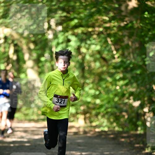 06.10.2024 - Bramfelder Halbmarathon 2024 Dr. Thomas Lammeyer http://msf.ph/oto/7340637 06.10.2024 10:45:18 Laufen 321 meine-sportfotos.de