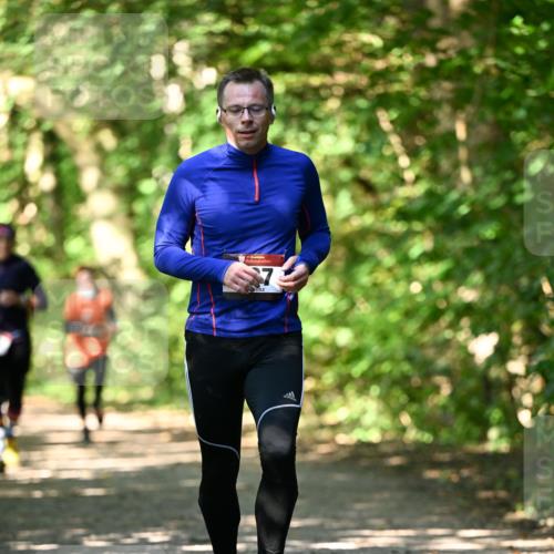 06.10.2024 - Bramfelder Halbmarathon 2024 Dr. Thomas Lammeyer http://msf.ph/oto/7340688 06.10.2024 10:45:54 Laufen 33 meine-sportfotos.de