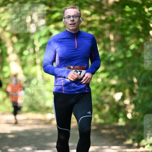 06.10.2024 - Bramfelder Halbmarathon 2024 Dr. Thomas Lammeyer http://msf.ph/oto/7340693 06.10.2024 10:45:54 Laufen 37 meine-sportfotos.de