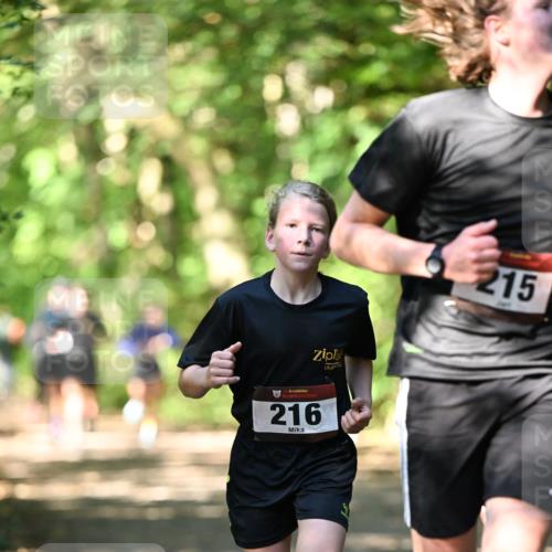 06.10.2024 - Bramfelder Halbmarathon 2024 Dr. Thomas Lammeyer http://msf.ph/oto/7340738 06.10.2024 10:46:06 Laufen 216, 215 meine-sportfotos.de